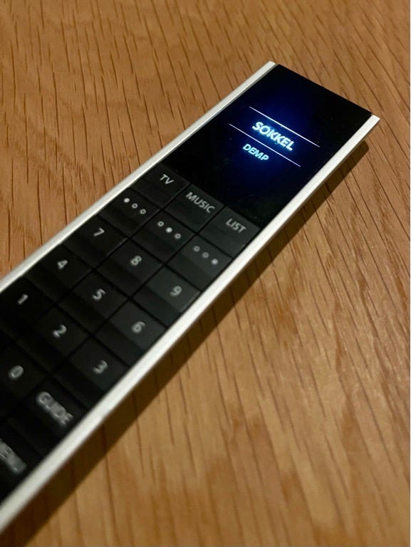 Bang & Olufsen BeoRemote One BT シルク Bang & Olufsen BeoRemote One BT シルク BeoRemote One - Remote