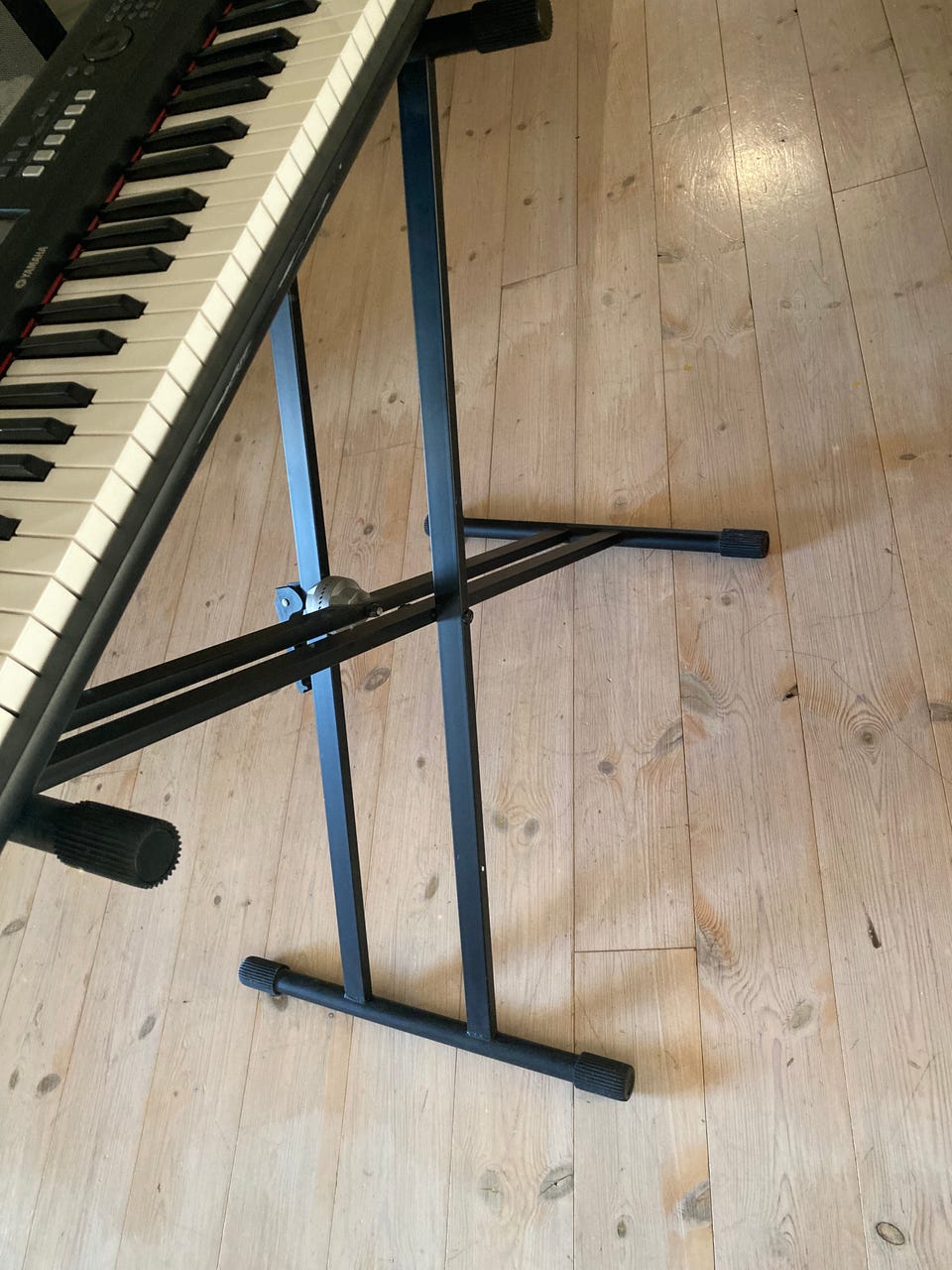Yamaha Piaggero NP-V60 digitalpiano svart | FINN-torget