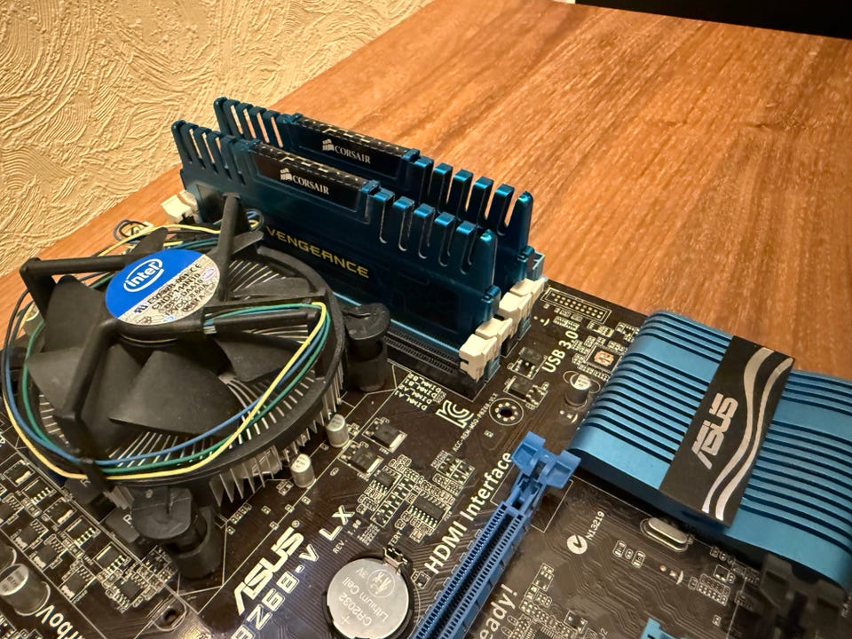 ASUS P8Z68-V PRO/intel core i7-2600k/8gb ddr3 | FINN-torget