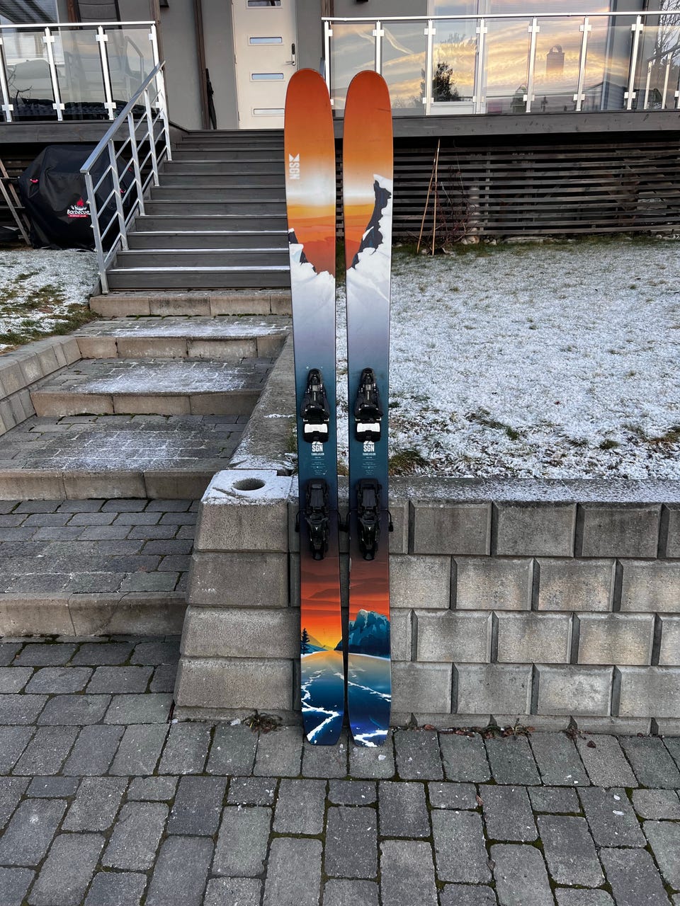 SGN Tunnelvisjon (193cm) – Kraftig storfjellski med rått design