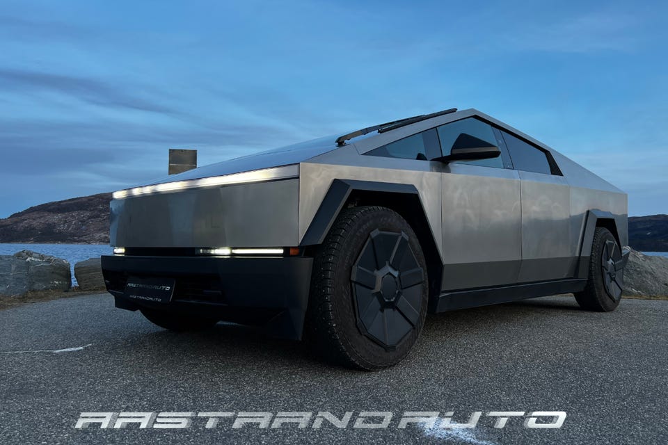 Tesla Cybertruck 2024 Grå – bilde 1 – brukt Tesla hos Aastrand Auto Stavanger