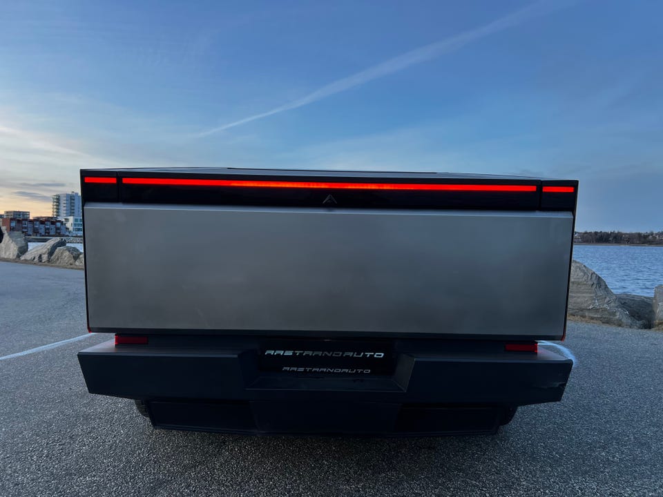 Tesla Cybertruck 2024 Grå – bilde 7 – brukt Tesla hos Aastrand Auto Stavanger