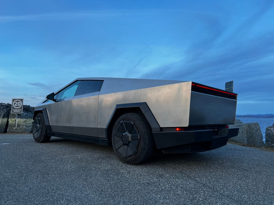 Tesla Cybertruck 2024 Grå – bilde 5 – brukt Tesla hos Aastrand Auto Stavanger