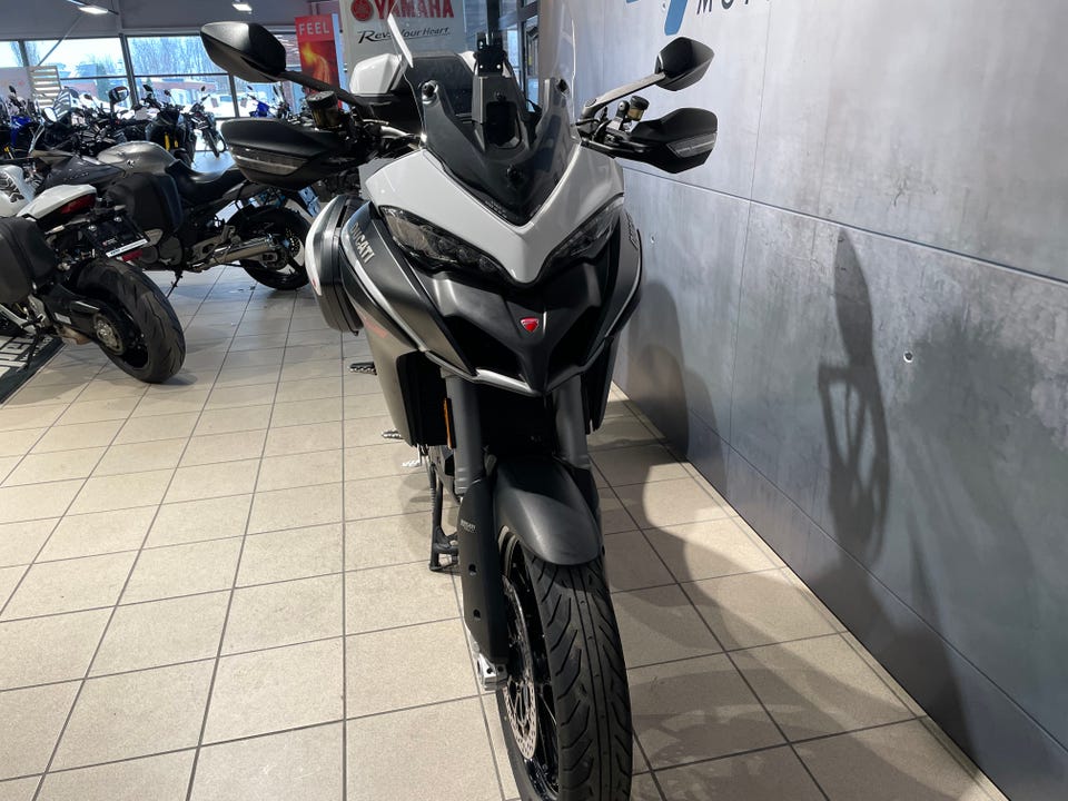 Speedmc brukt motorsykkel bildekarusell nummer 3