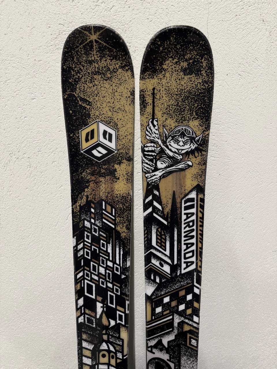 Armada Edollo twintip ski med Marker Jester 16 | FINN-torget