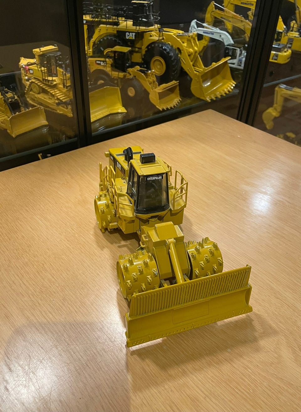CAT 836 Compacteur de décharge