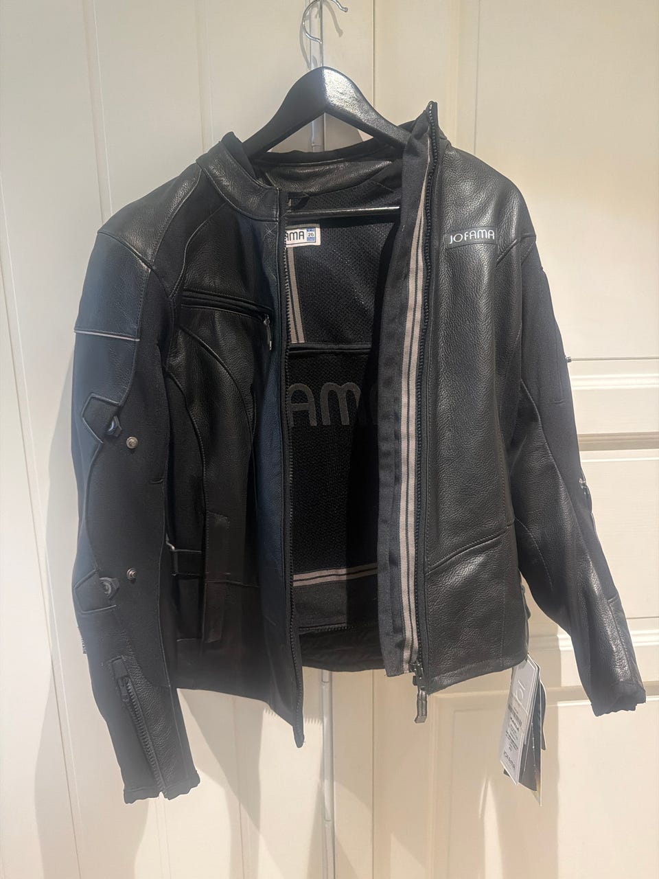 Product image 2 of 18