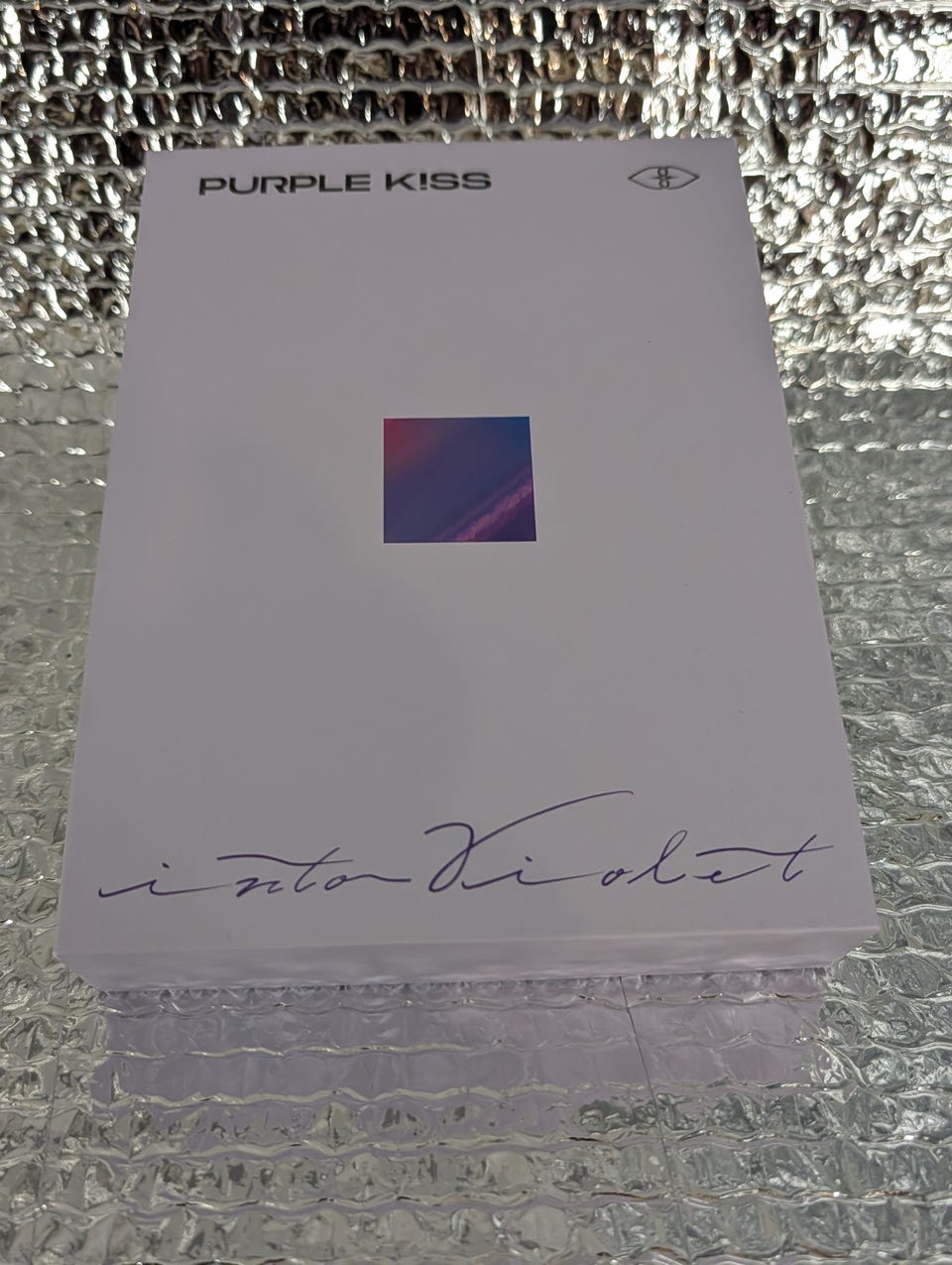 Purple Kiss: Into Violet (CD/Album) | FINN-torget