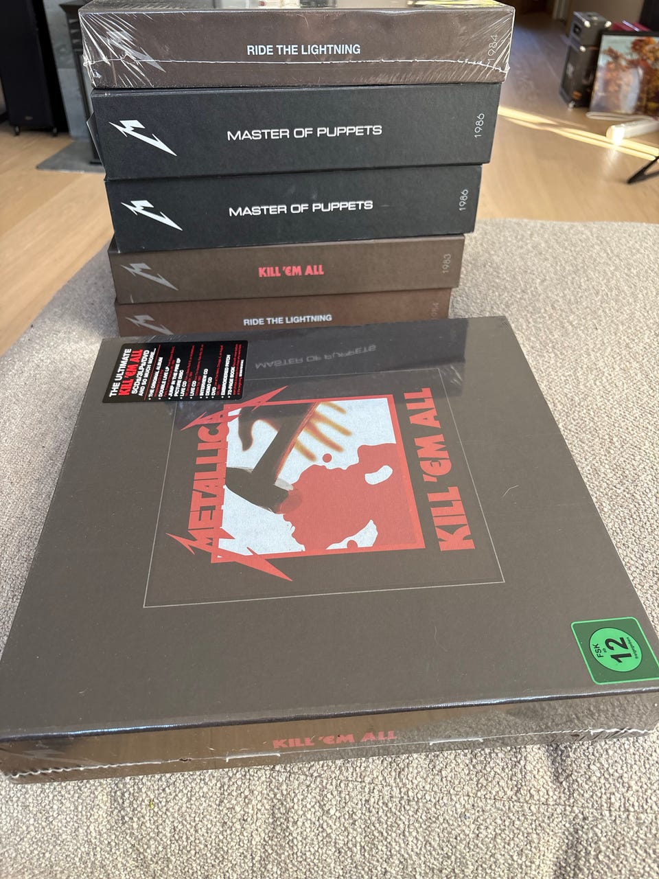 洋楽 llica Kill 'Em All Deluxe Box Set Amazon.com: Kill 'Em All (Remastered Deluxe Box Set): CDs y Vinilo