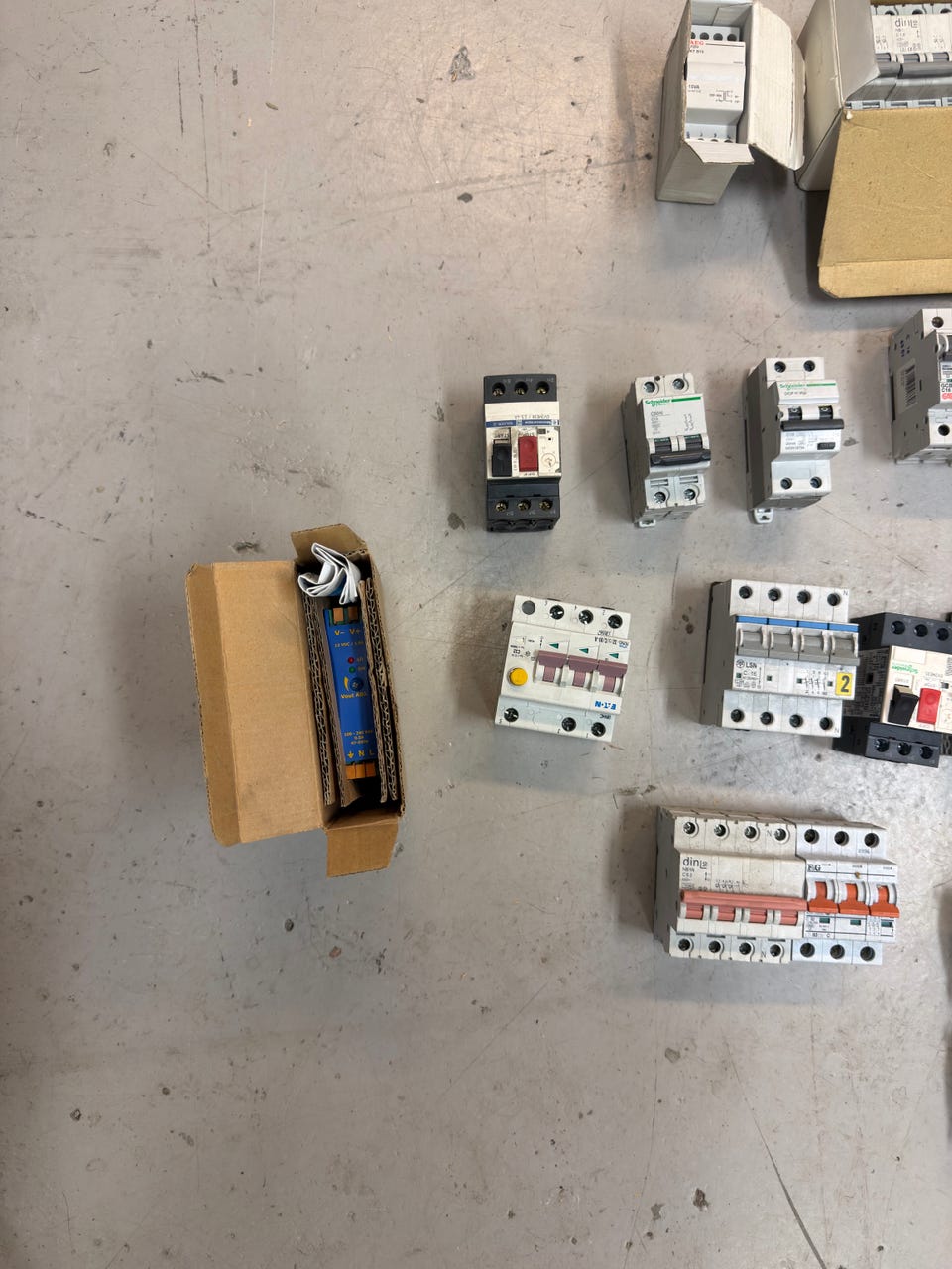 Product image 2 of 12
