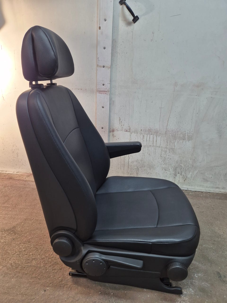 Product image 9 of 18