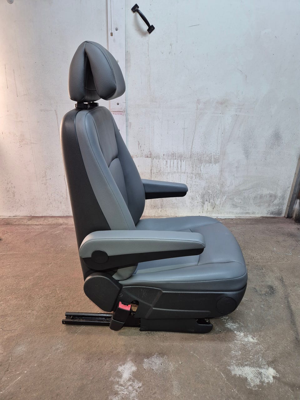 Product image 2 of 18