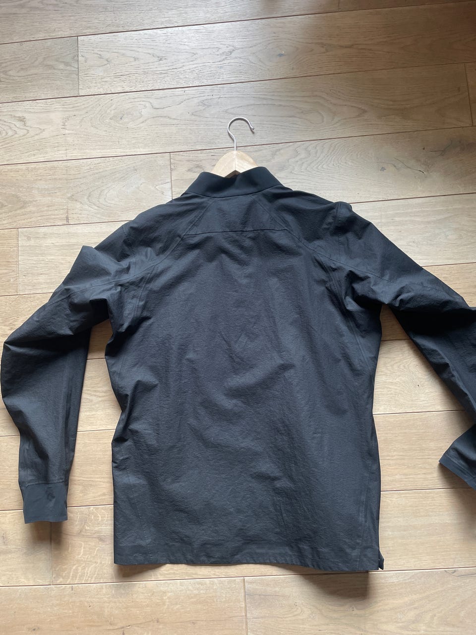 Veilance Demlo SL Pullover | FINN-torget