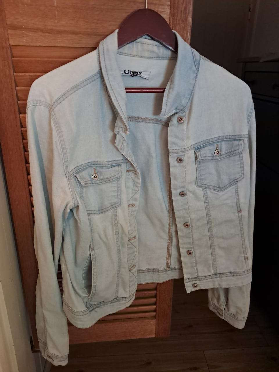Product image 18 of 44