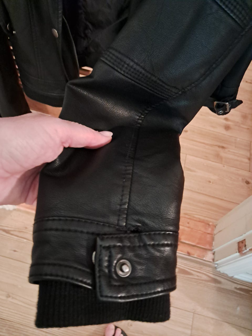Product image 27 of 44