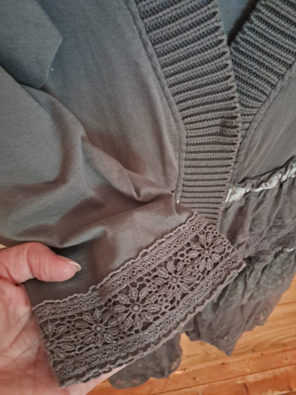 Product image 32 of 44