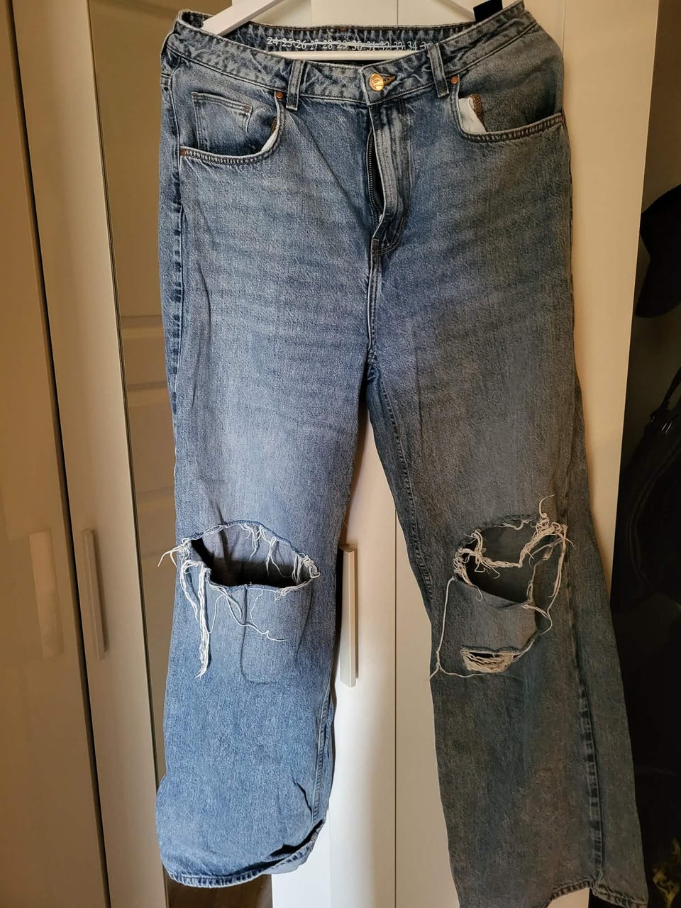 Product image 2 of 16