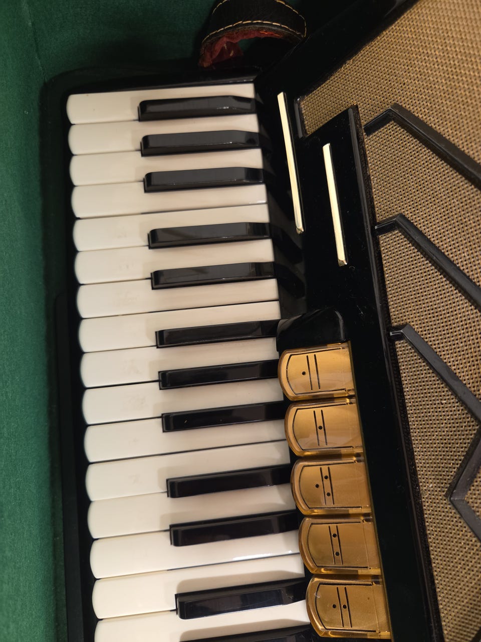 Product image 3 of 11