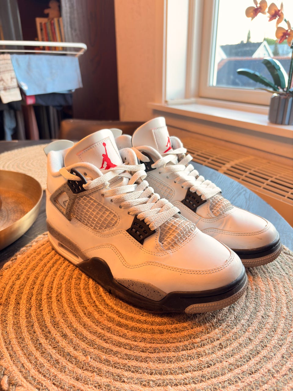 Air Jordan 4 Retro White Cement 2025 str 42 | FINN-torget