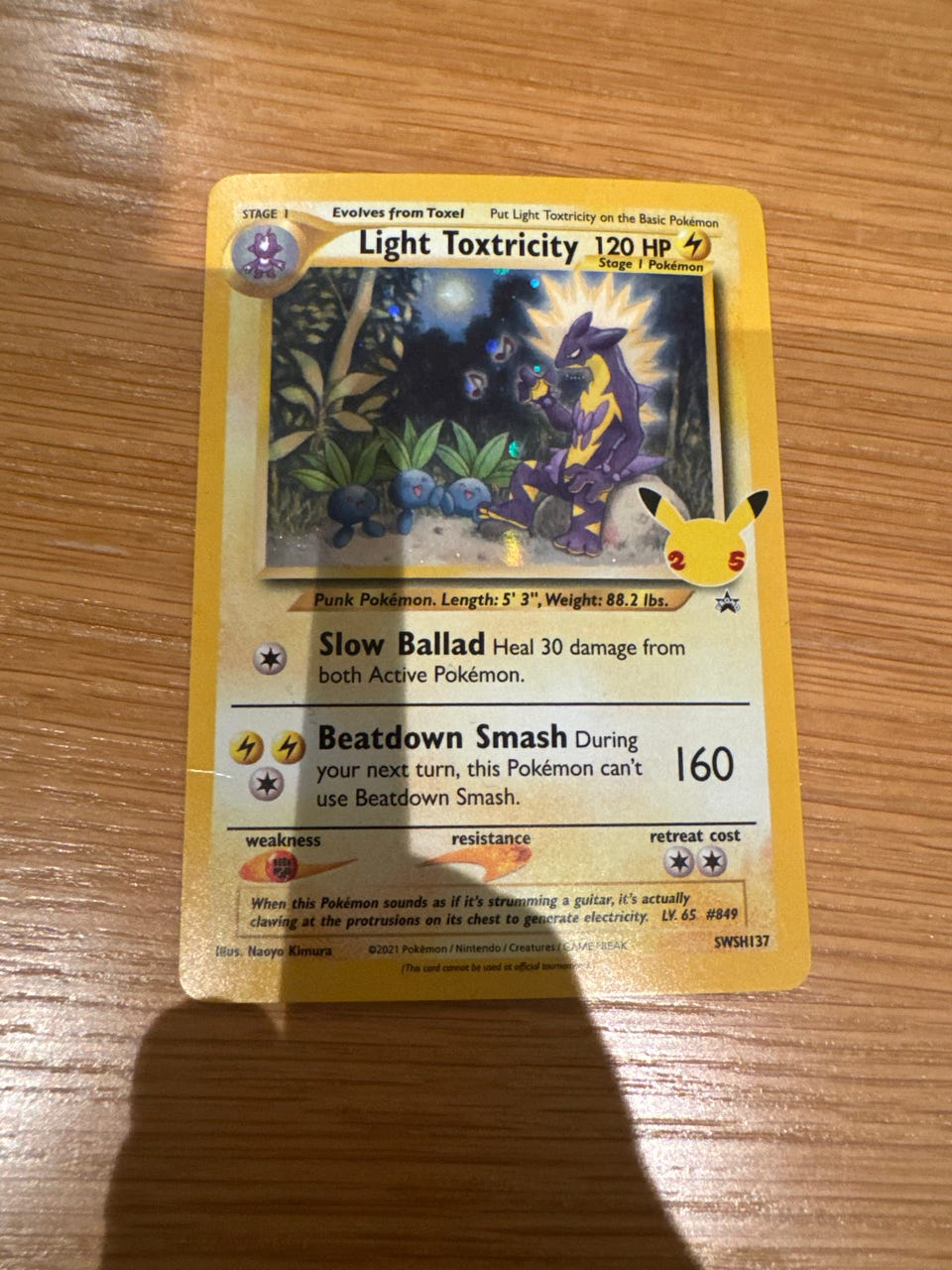 Light Toxtricity SWSH137 – Pokémon 25th Anniversary Promo | FINN
