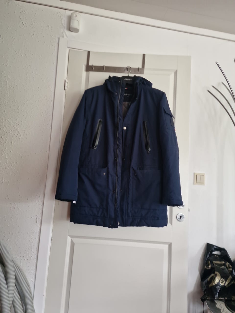 Product image 2 of 18