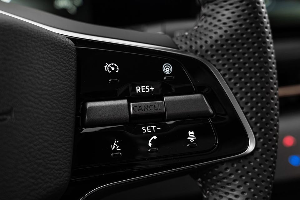 HANDSFREE OG ADAPTIV CRUISEKONTROLL