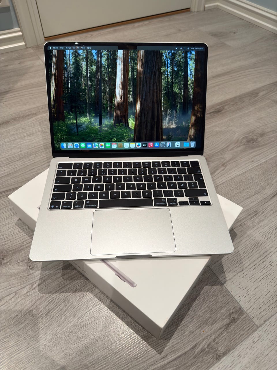MacBookAir M4 16GB/256GB バッテリー100% MacBook Air M4 16GB/256GB - 100% Batteri - Kvittering | FINN-torget