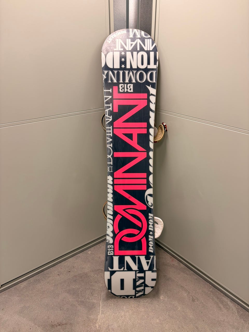 Snowboard Burton DOMINANT SLICK 154, Handmade in Canada | FINN-torget