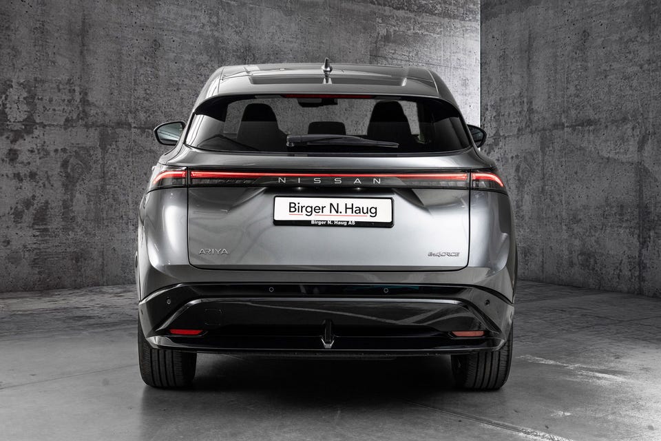 Gjennomgående LED-baklys, aerodynamisk diffusor, moderne elektrisk design