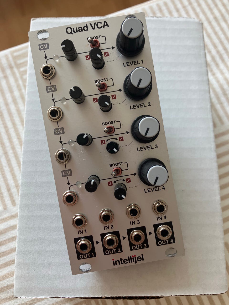 Intellijel Quad VCA Eurorack modul | FINN-torget