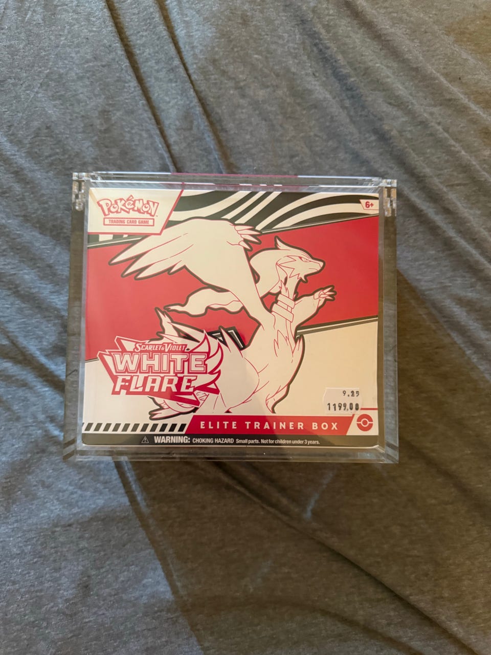 Pokémon White Flare Elite Trainer Box | FINN-torget