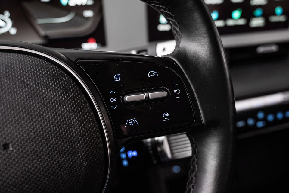 Adaptiv cruisekontroll med autopilot!