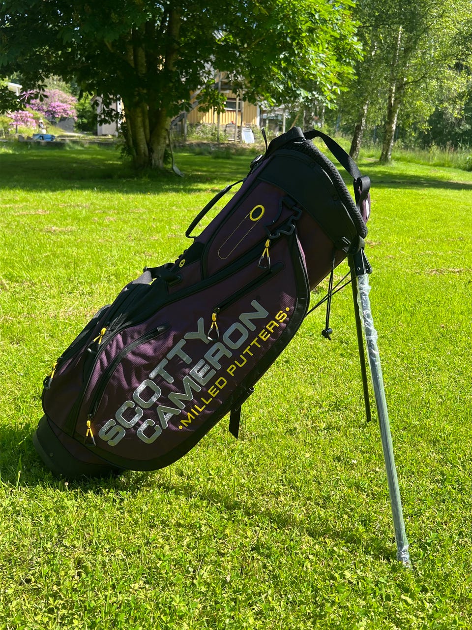 Scotty Cameron 2025 Mardi Gras Pathfinder Stand Bag – Ny/Strøken