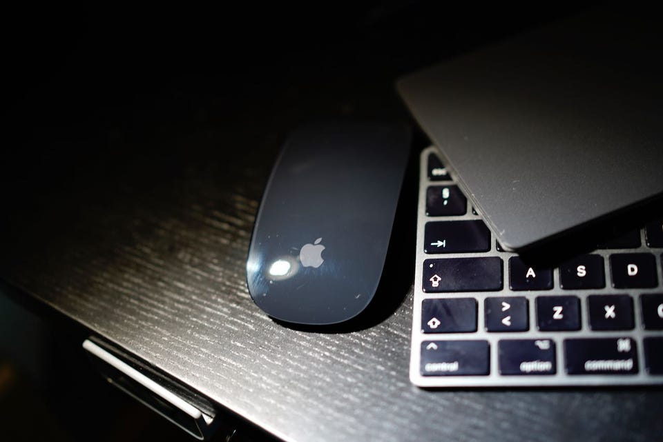 Apple Magic Keyboard (svart, talltastatur) + Magic Trackpad +