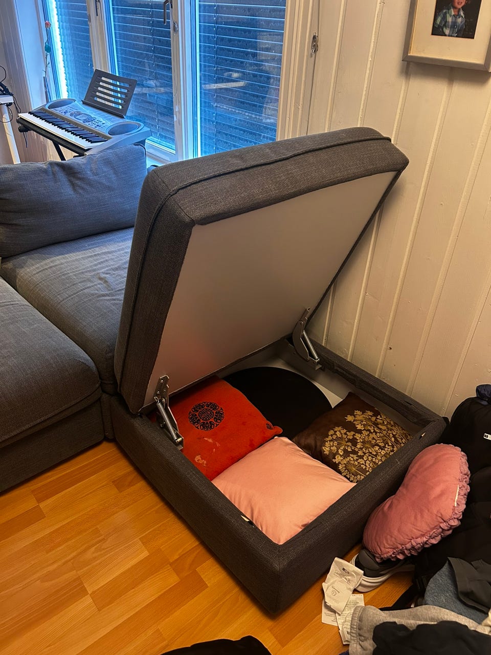 Vallentuna IKEA modulsofa med oppbevaring | FINN-torget