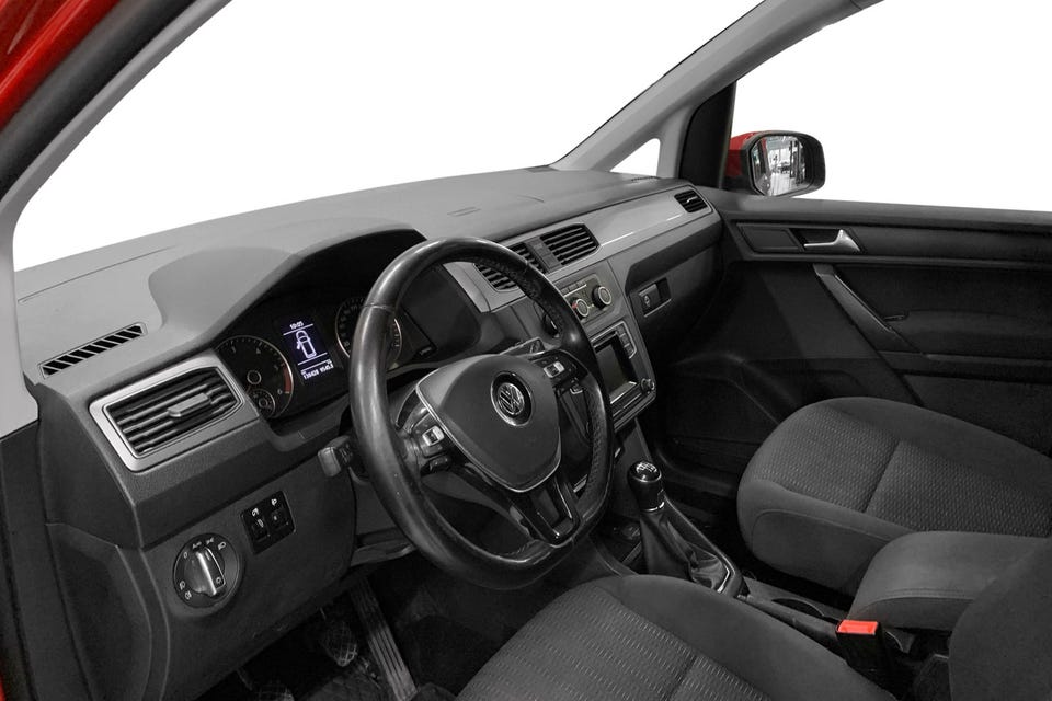Caddy Maxi 2017 er en flerbruksbil med lang akselavstand og sju sitteplasser.