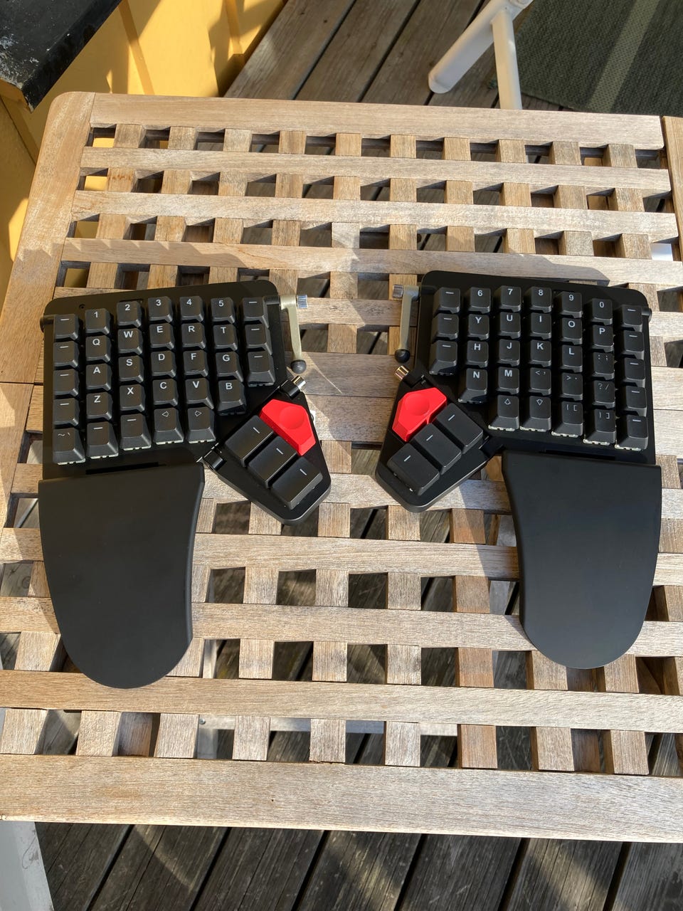 ZSA Moonlander Mark I – Som ny – Cherry MX Brown (RGB) 💻 | FINN