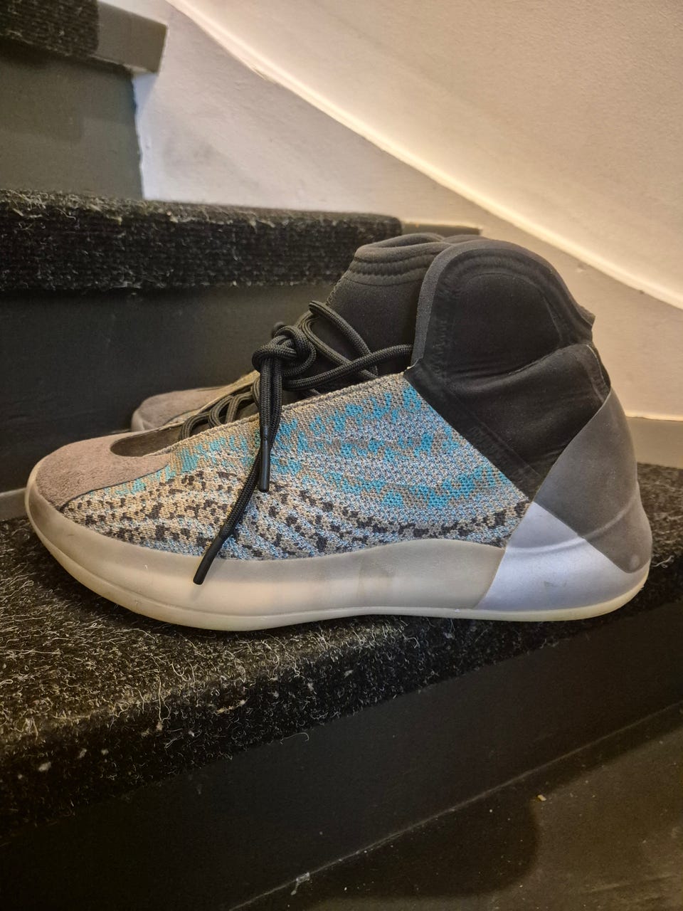Adidas YZY Qntm Teal Blue | FINN-torget