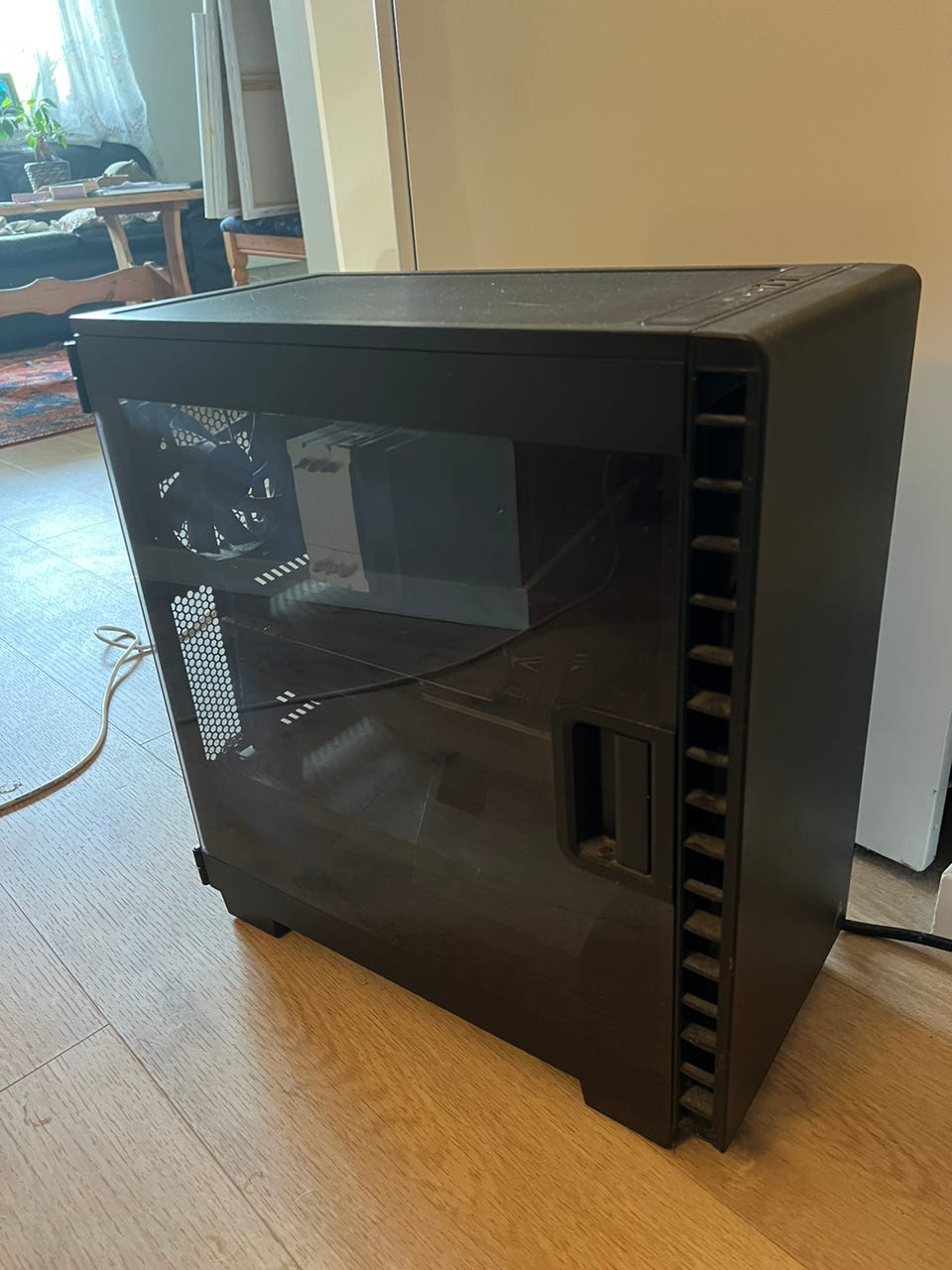 Gaming-PC – i7-7700K / GTX 1070 Ti / 16 GB RAM | FINN-torget