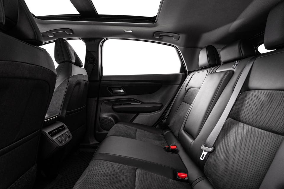 Stor plass i baksetene for høye personer, barneseter eller dersom man sakl frakte noe. ISOFIX også