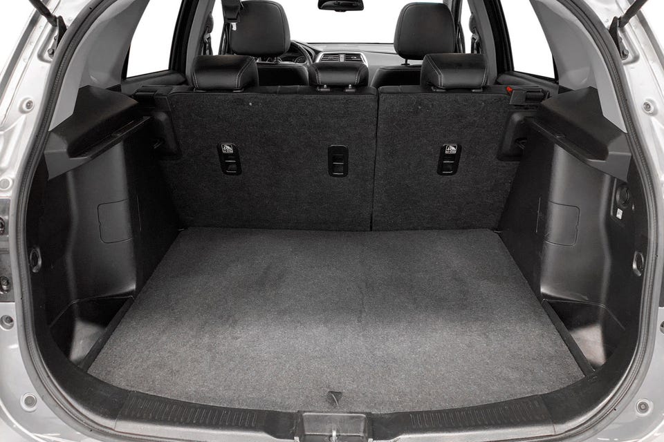 Romslig bagasjerom med nedfellbare bakseter og ISOFIX-festepunkter