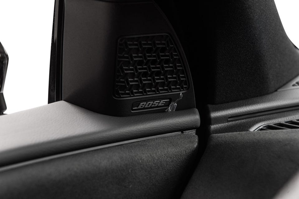 Bose premium lydanlegg med karakteristisk høyttaler