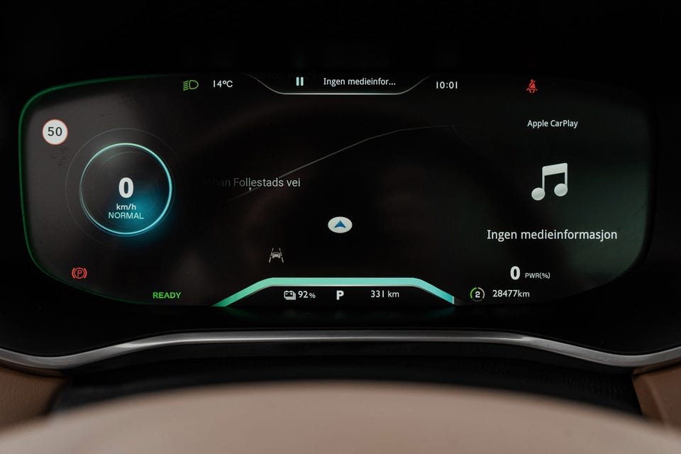 Digital kjørecomputer med trafikkskilt gjenkjenning