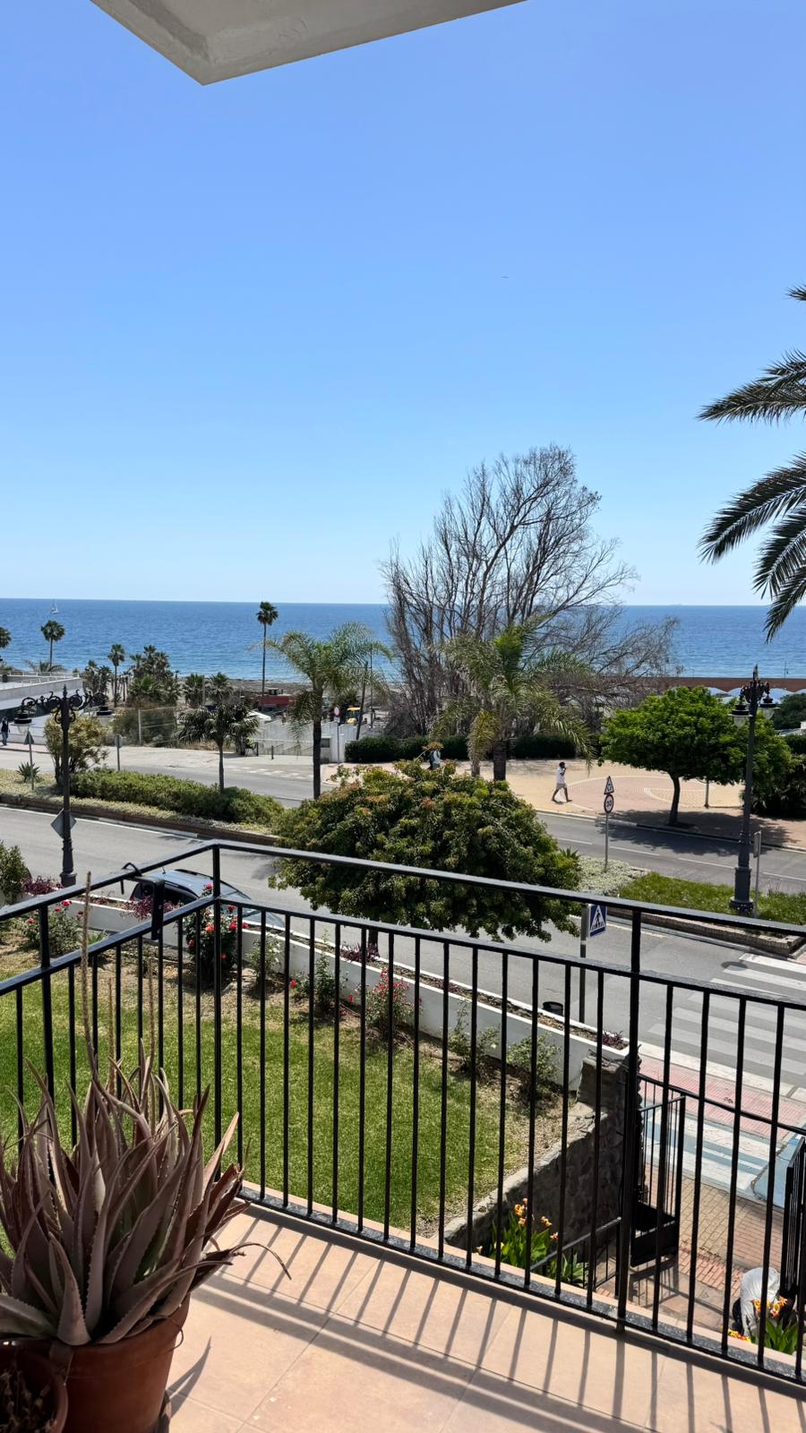 Leilighet med sjøutsikt - Stor balkong – kun 80 meter fra stranden i Estepona – bilde 2