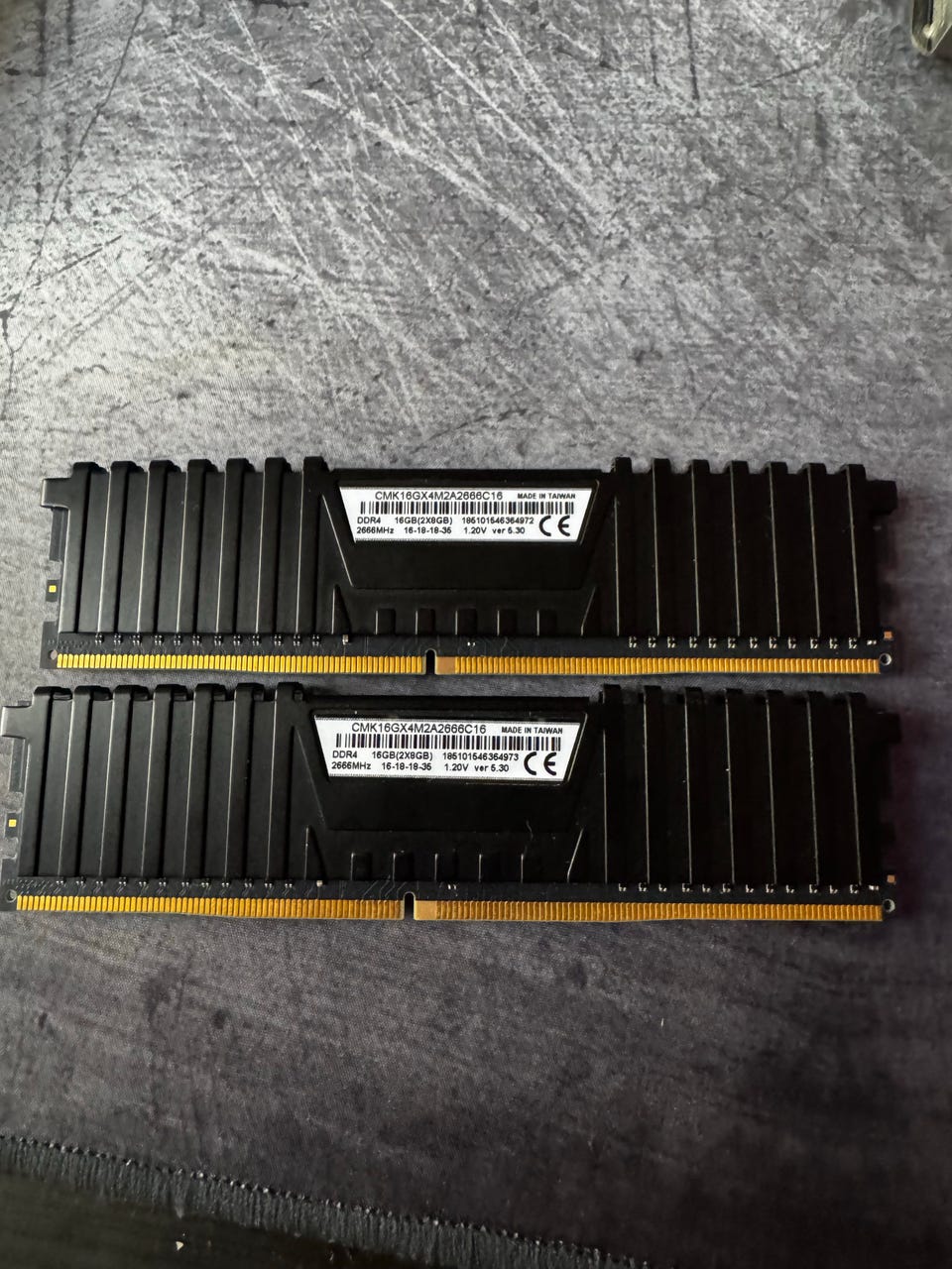 AMD Ryzen 5 5600x, med Gigabyte b450m, DDR 4 2666Mhz 16gb (2x8