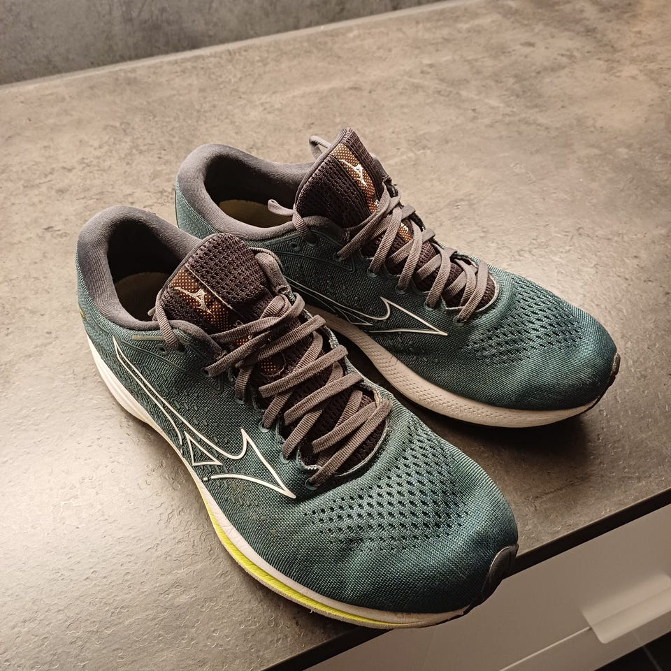 サノクJO Joggesko. Mizuno Waves, str. 44.5 | FINN-torget