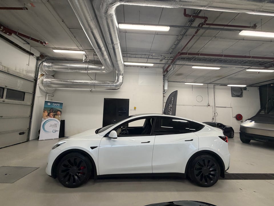 Tesla Model Y 2022 Hvit – bilde 6 – brukt Tesla hos Aastrand Auto Stavanger