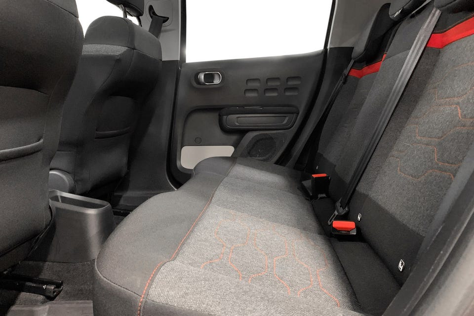 God benplass i bakseter, selvfølgelig med ISOFIX