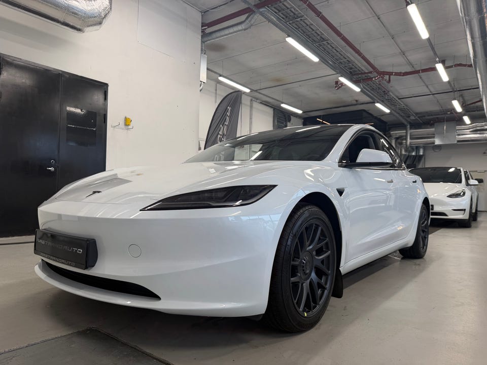Tesla Model 3 2025 Hvit – bilde 4 – brukt Tesla hos Aastrand Auto Stavanger