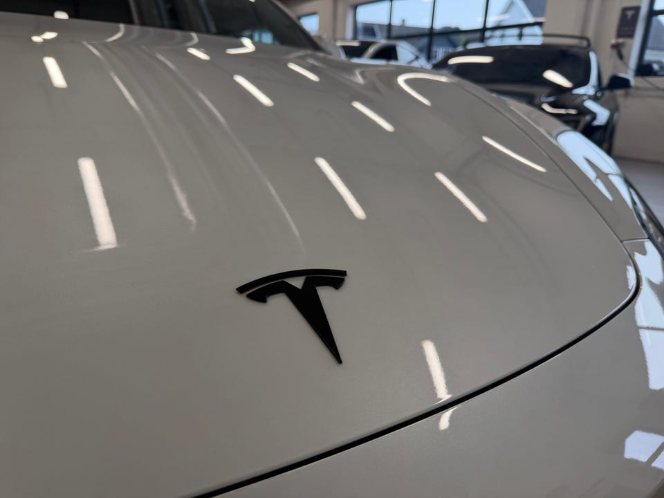 Tesla Model 3 2025 Hvit – bilde 6 – brukt Tesla hos Aastrand Auto Stavanger